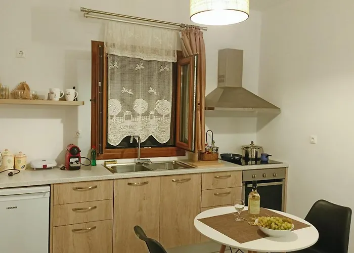 Thiseas * Naxos City