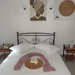 Thiseas Apartment *