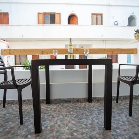 Thiseas Apartament *