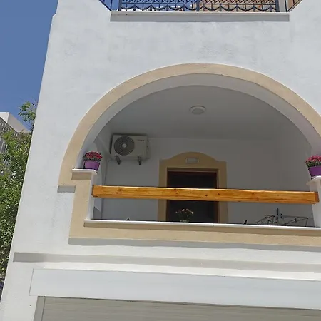 Thiseas * Naxos City