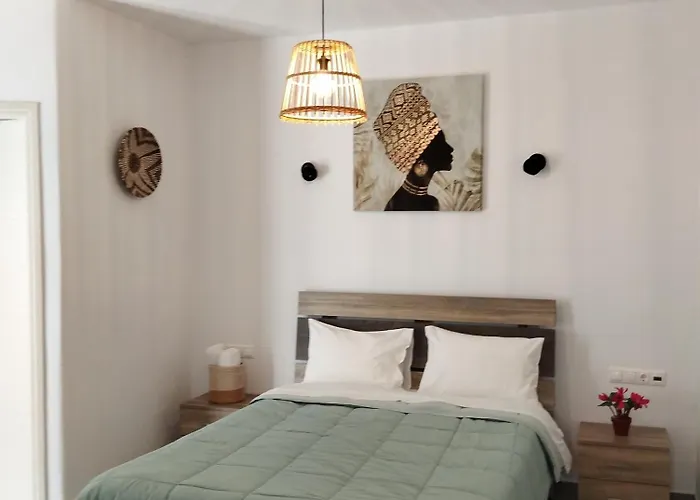 Thiseas * Naxos City